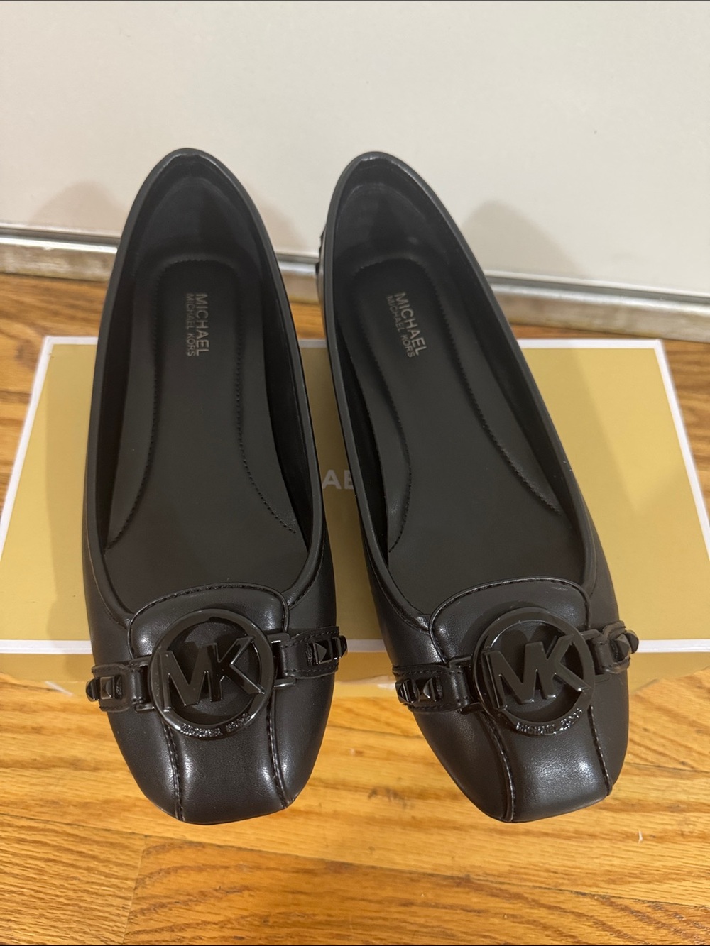 Michael Kors Black Leather Moccasin Flats – Women’s Size 7.5